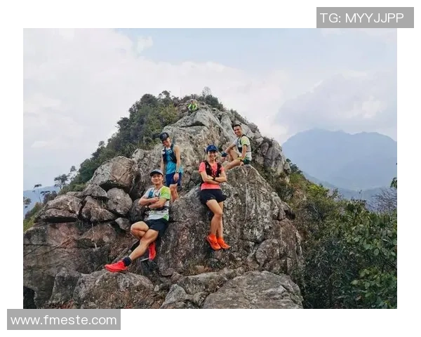 成都与重庆足球队的耐力较量赛后分析与反思